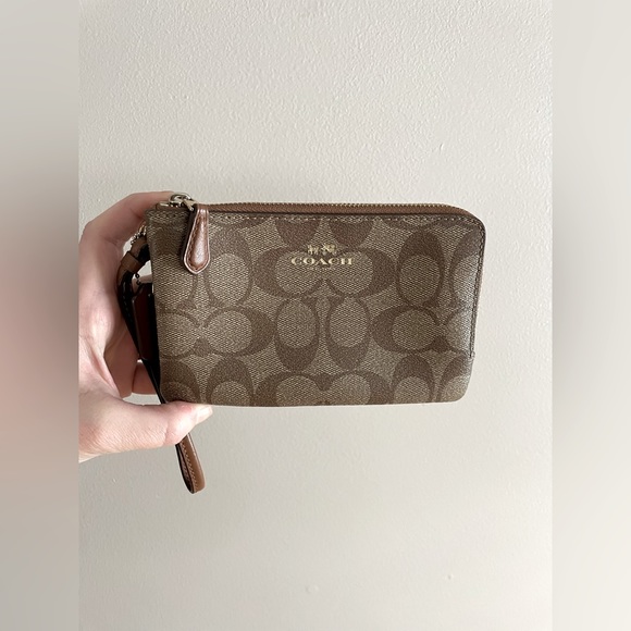 NWT Coach Wristlet - Picture 1 of 7